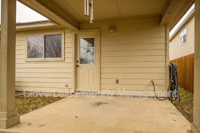 Building Photo - 8907 Laguna Falls