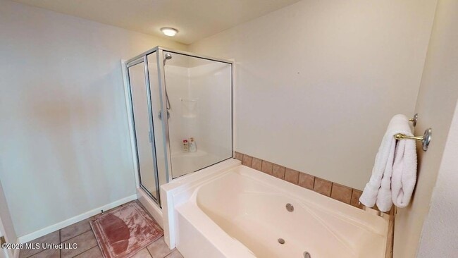 Building Photo - 2230 Beach Dr