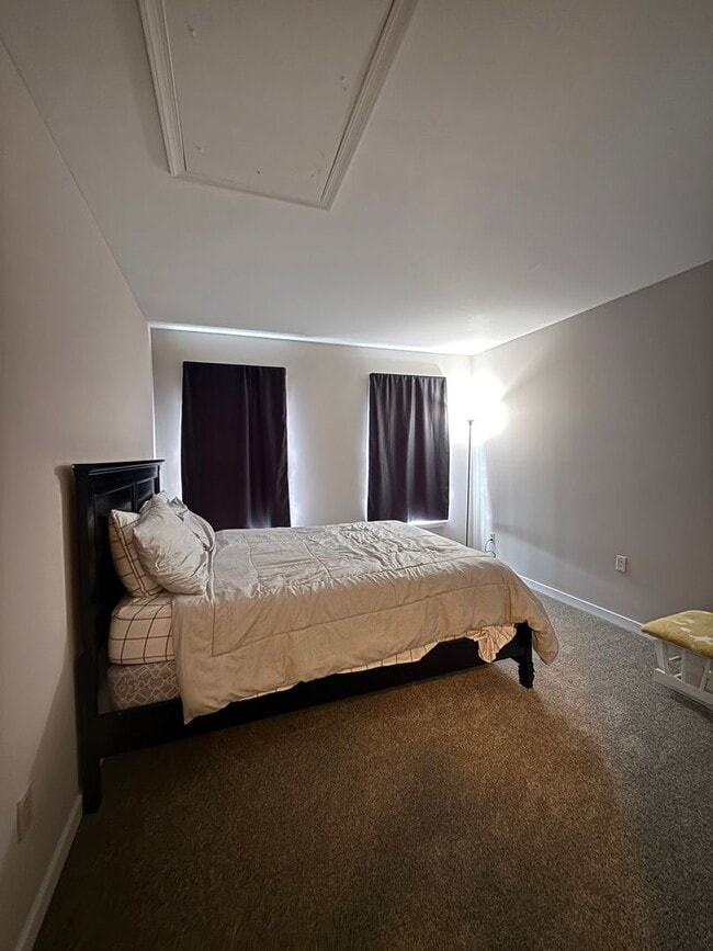 Building Photo - $2545- SPACIOUS 4 BEDROOM 2.5 BATH HOME IN GLEN ALLEN