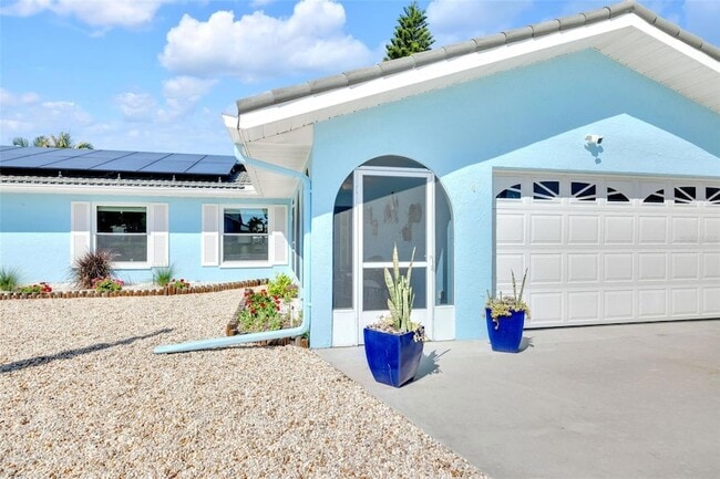 Building Photo - 1015 Spindle Palm Way