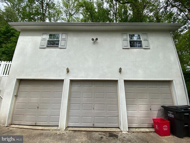 Building Photo - 35 Benburb Rd