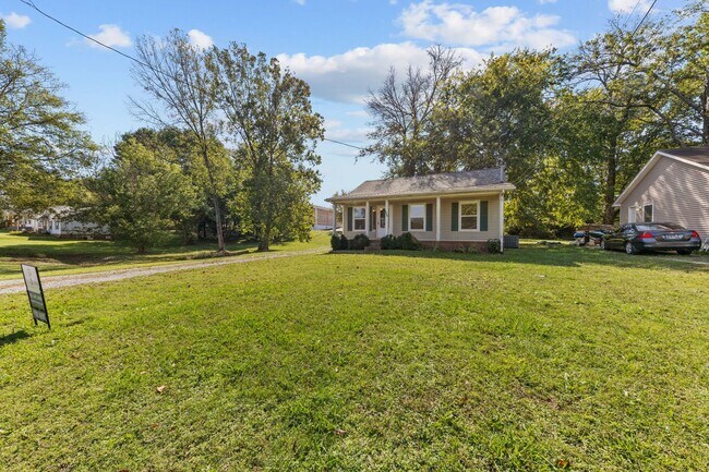 Building Photo - 133 E Street Clarksville, TN 37042