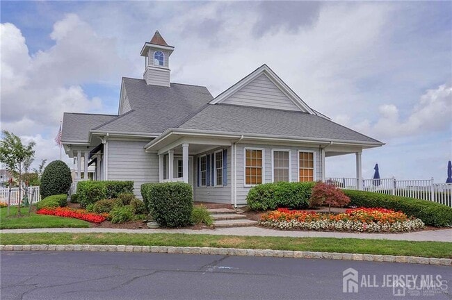 Building Photo - 38 S Shore Dr