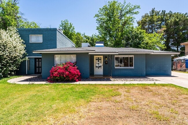 Primary Photo - ROOM FOR RENT IN LARGE HOME