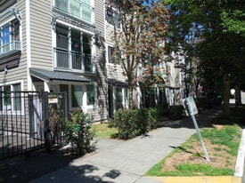 Building Photo - 1220 E Columbia St