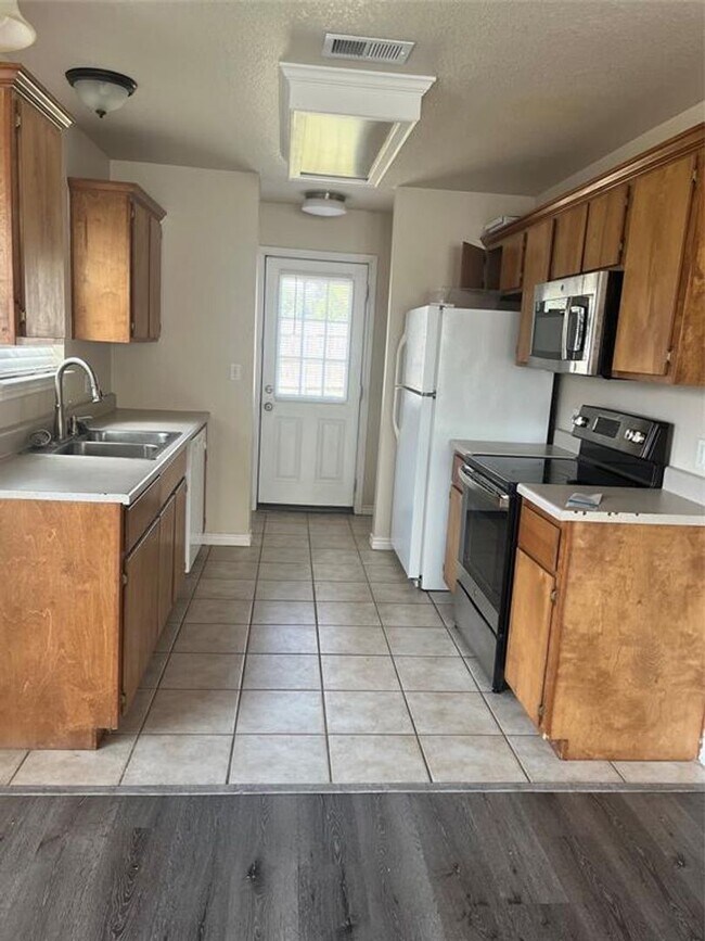 Building Photo - The Ranch at Sam Houston - 3 bdrm, 3 baths, close to SHSU!