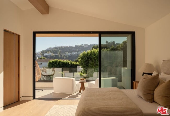 Building Photo - 2608 Zorada Dr