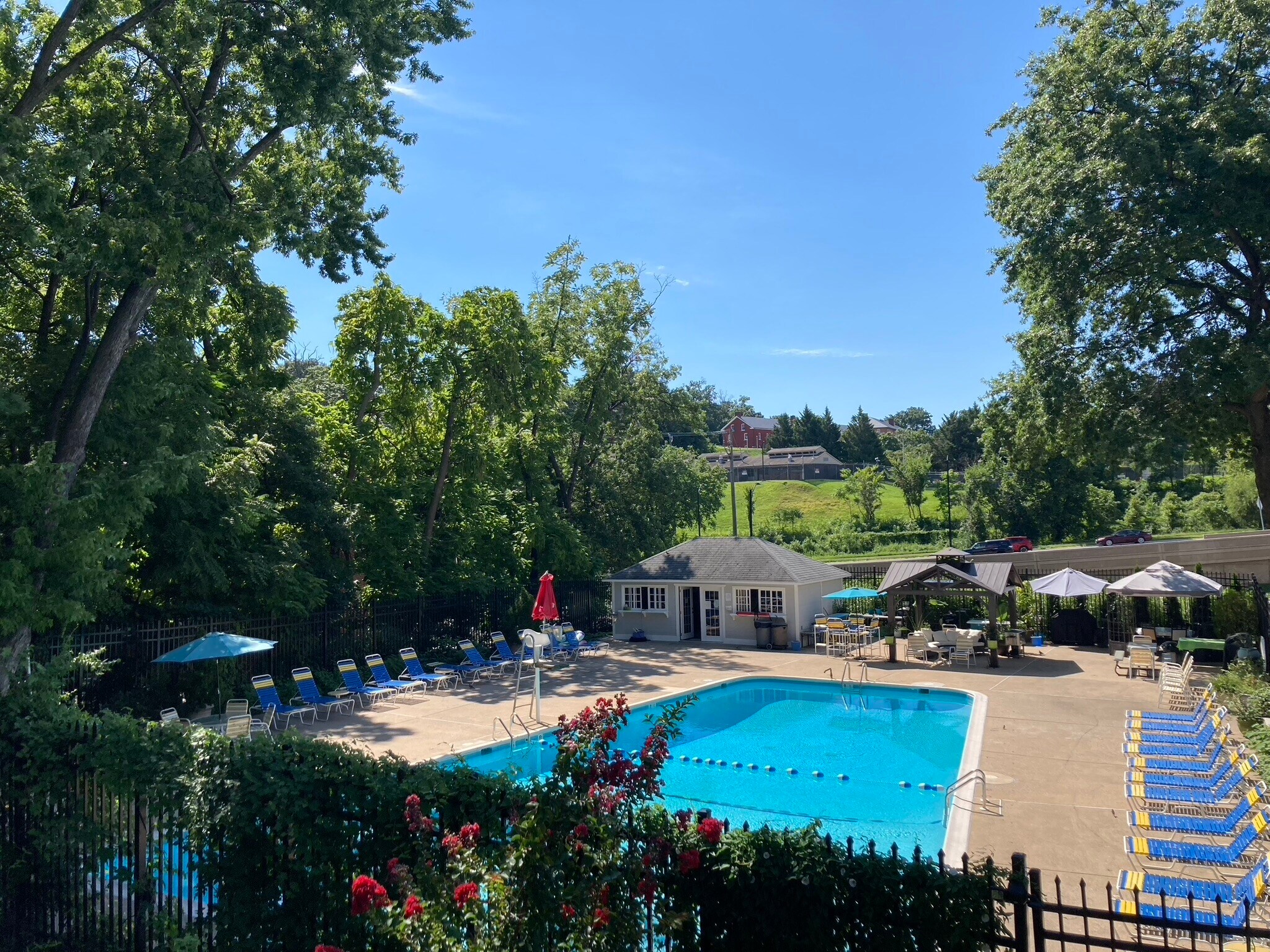 Building Photo - 1210 N Taft St