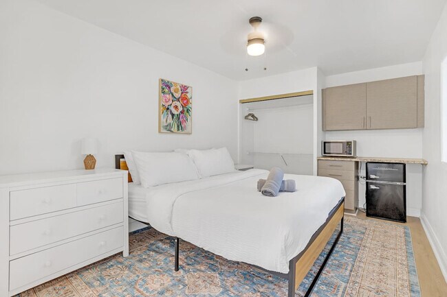 Building Photo - 571 Lee Dr