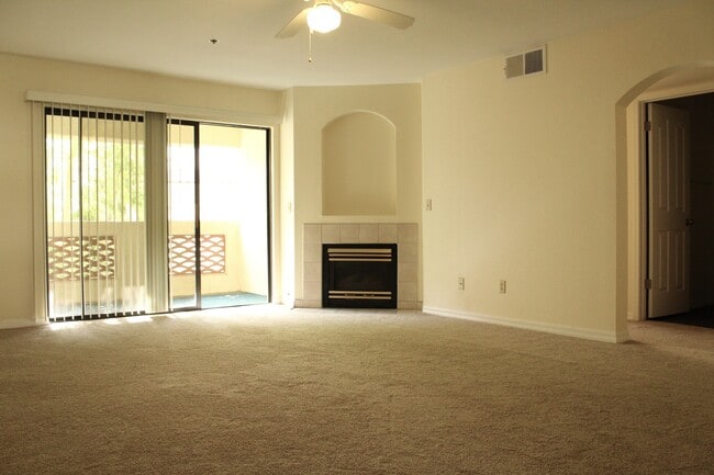 Building Photo - Biltmore / Arcadia Lite - 32nd St & Camelback