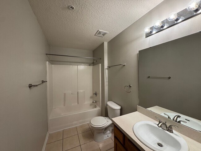 Building Photo - 6069 Maggies Cir