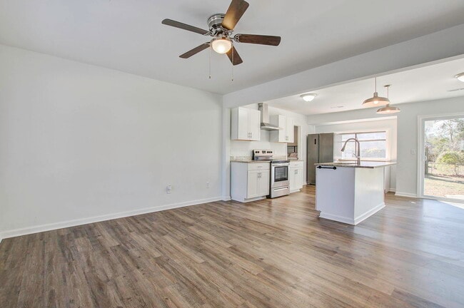 Building Photo - 605 Michigan Ct