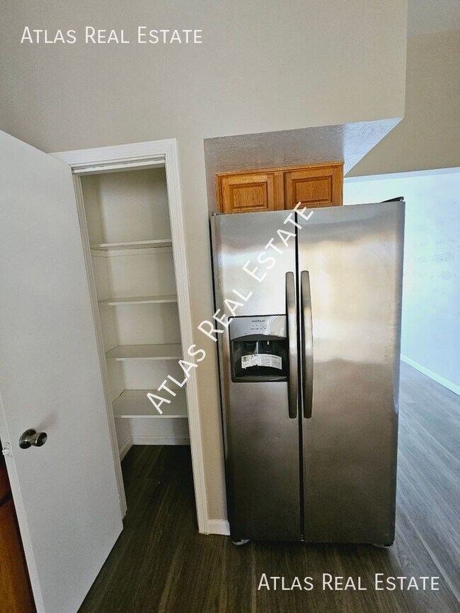 Building Photo - 7015 E Wilshire Dr