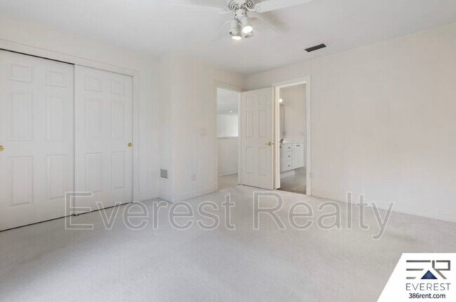Building Photo - 783 Sterling Chase Dr