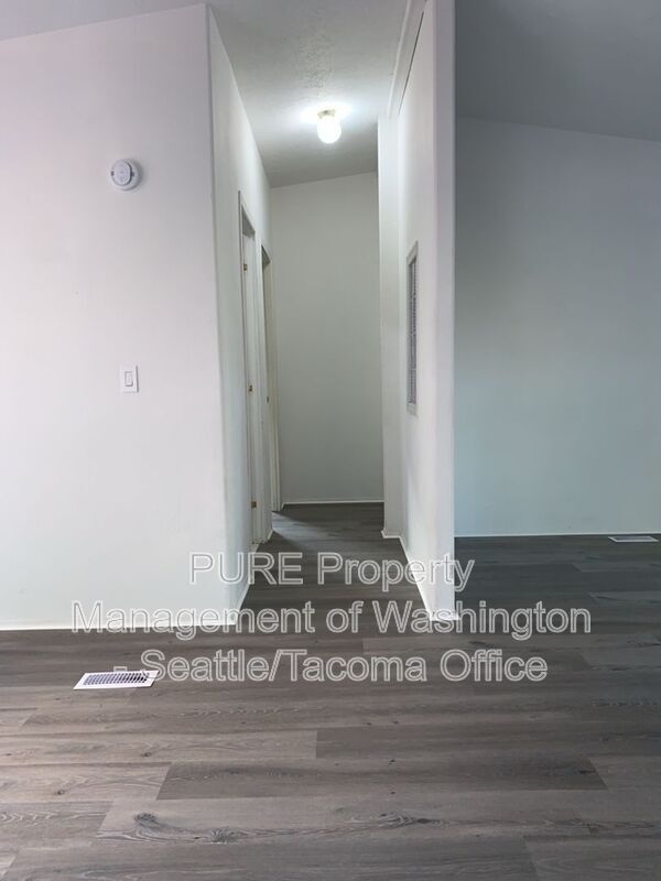 Building Photo - 16008 34th St E