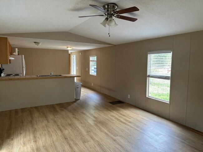 Building Photo - 7805 W Fern Pl