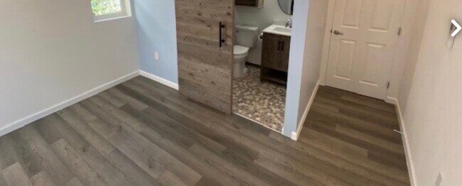 Building Photo - 433 S Fairview St