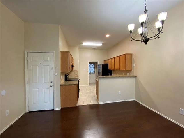 Building Photo - 550 Monarch Dr