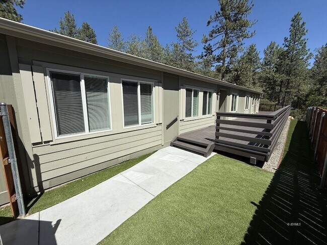 Building Photo - 54325 Pine Crest Ave