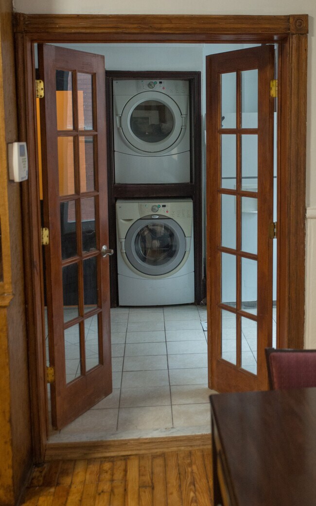 Laundry - 5031 Cedar Ave