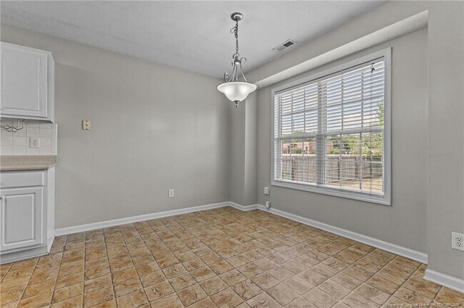 Building Photo - 1323 Shoshone Pl