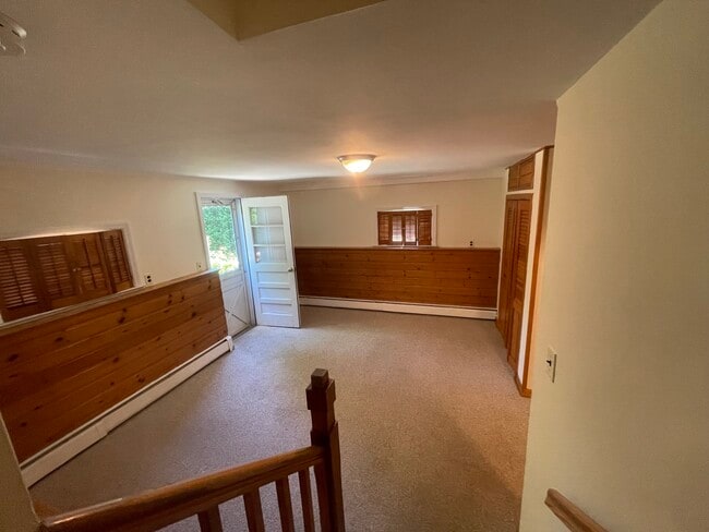 Building Photo - 33 Chestnut St