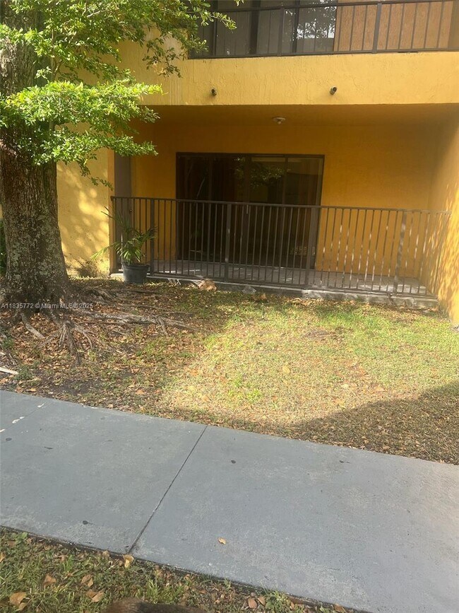 Building Photo - 636 NW 114th Ave