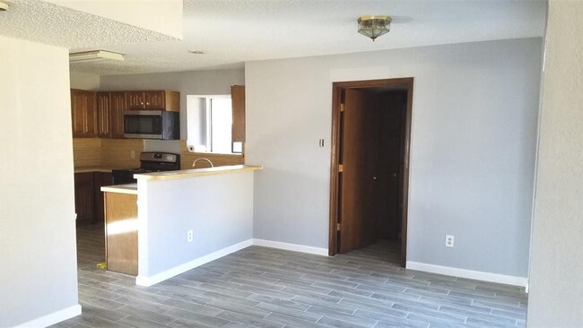 Building Photo - 5608 Emrose Cir