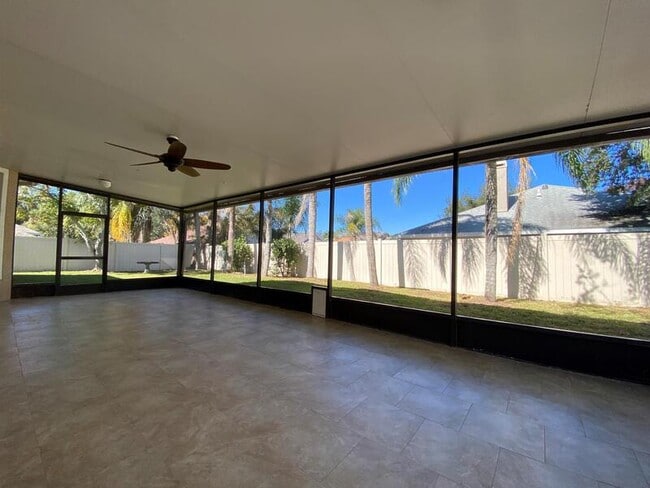 Building Photo - 10885 Piping Rock Cir