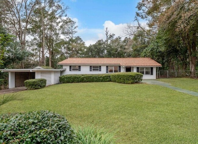 Building Photo - 222 Westminster Dr