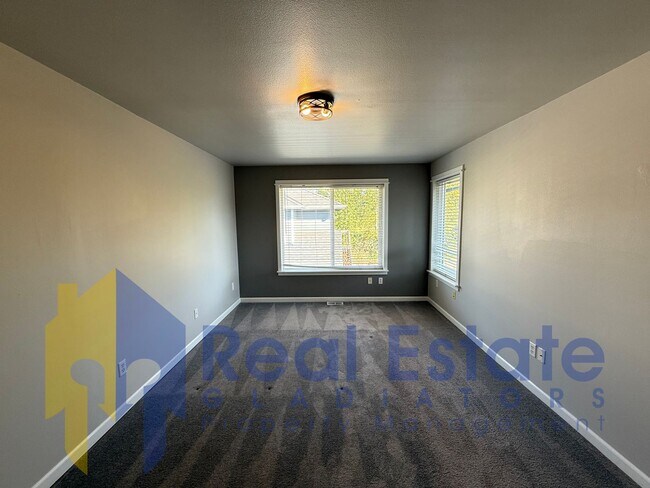Building Photo - 15817 Lakeview Ave SE
