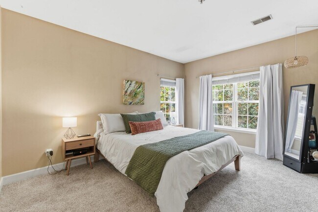 Building Photo - 7223 Althorp Way