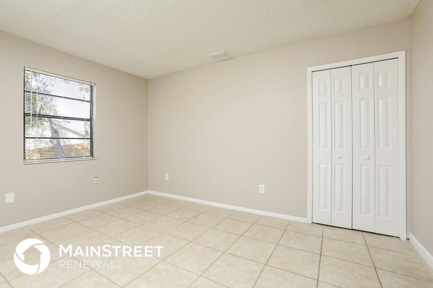 Building Photo - 1830 Hallcrest Dr