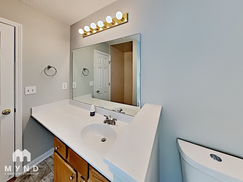 Building Photo - 307 Burton Dr