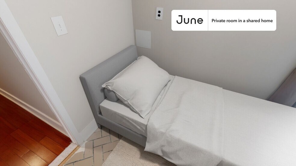 Building Photo - Private bedroom in 3 bed/2 bath Home