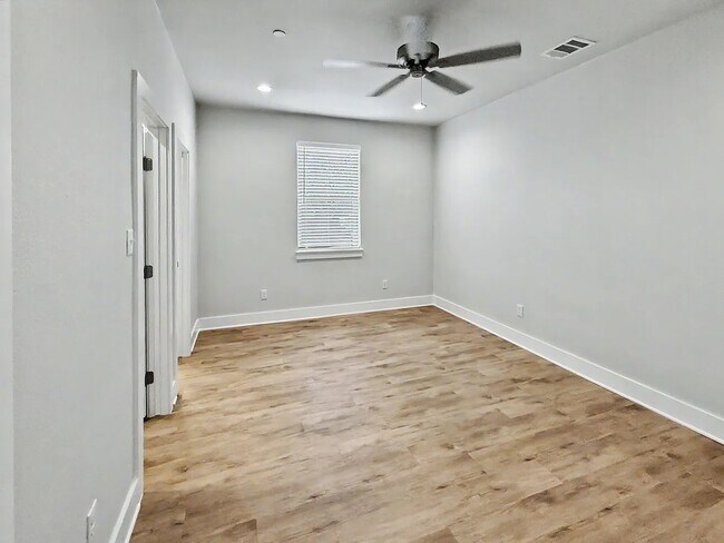 Building Photo - 202 Park Pl
