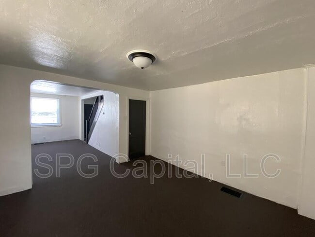 Building Photo - 336 S Second St