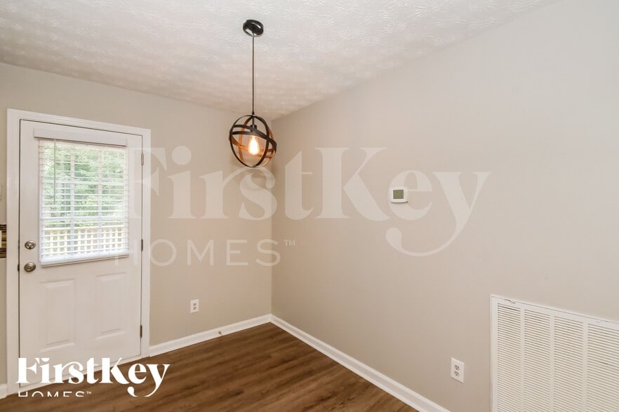 Building Photo - 176 Shadow Wood Dr