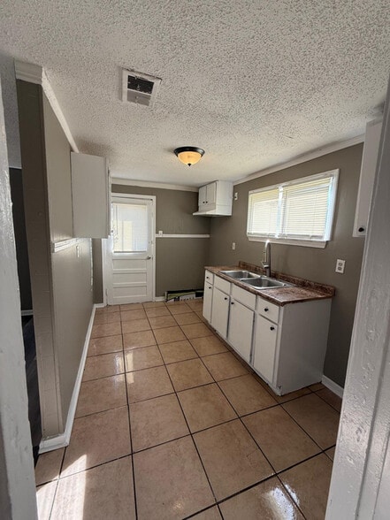 Building Photo - 4718 Dodd Rd