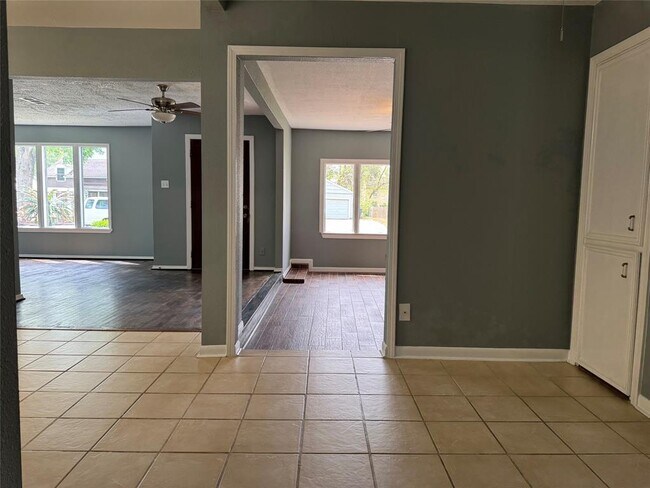 Building Photo - 3811 Florinda St