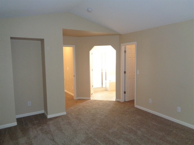 Building Photo - 5198 Fontana Ct