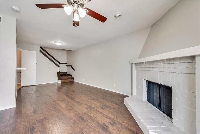 Building Photo - 228 Shady Lane Dr