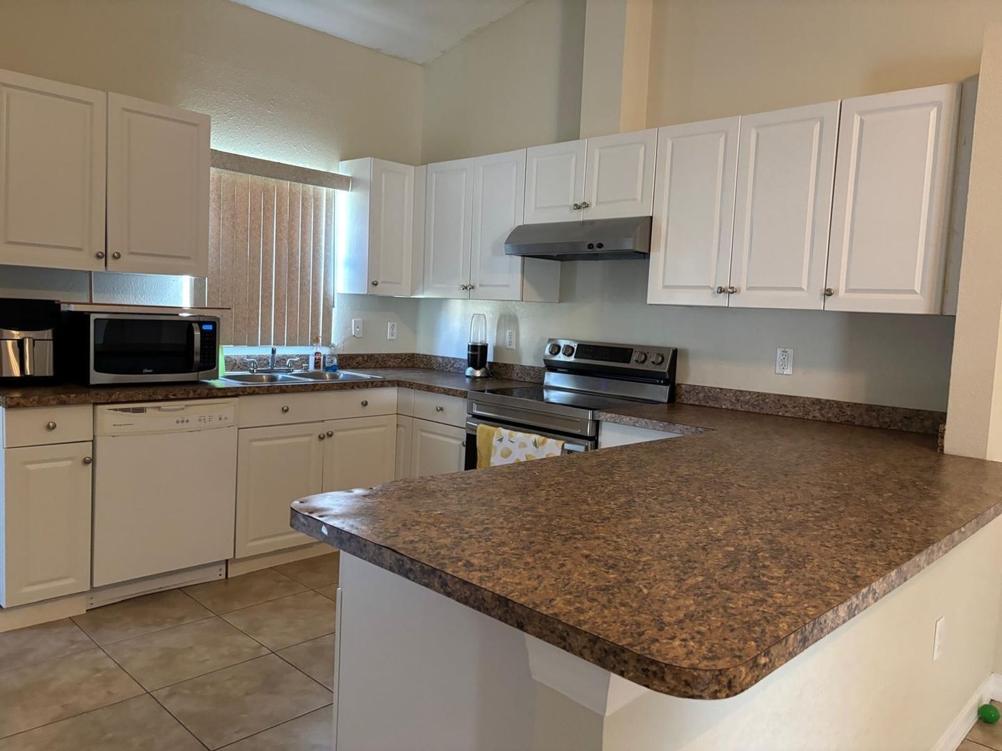 Building Photo - 616 Valencia Ct