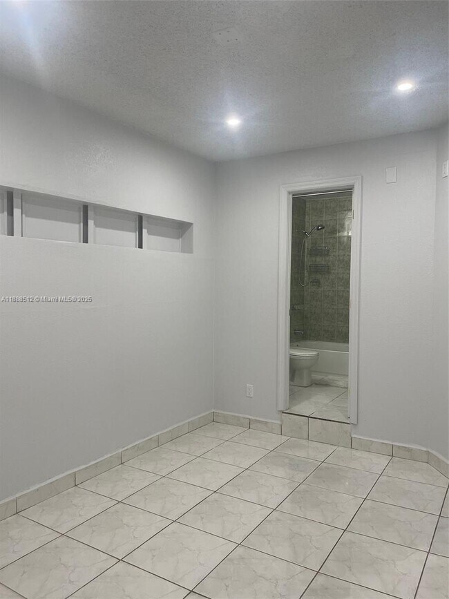 Building Photo - 10742 SW 138th Pl