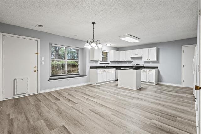 Building Photo - 1604 Lincoln Dr