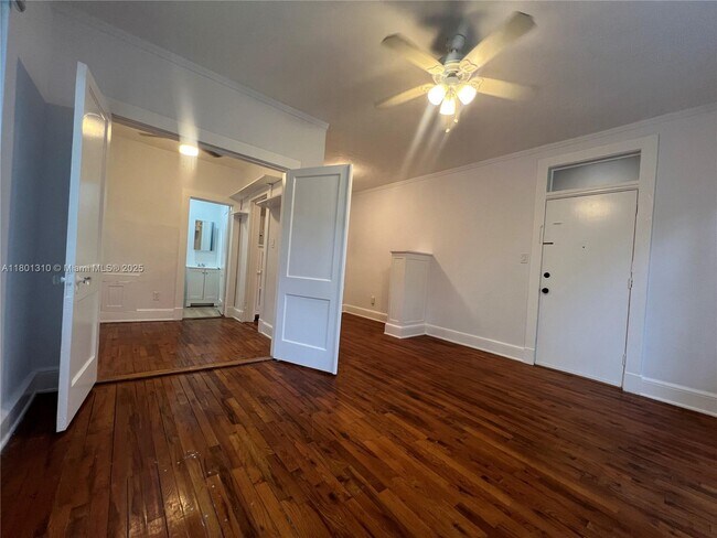 Building Photo - 1610 Salzedo St