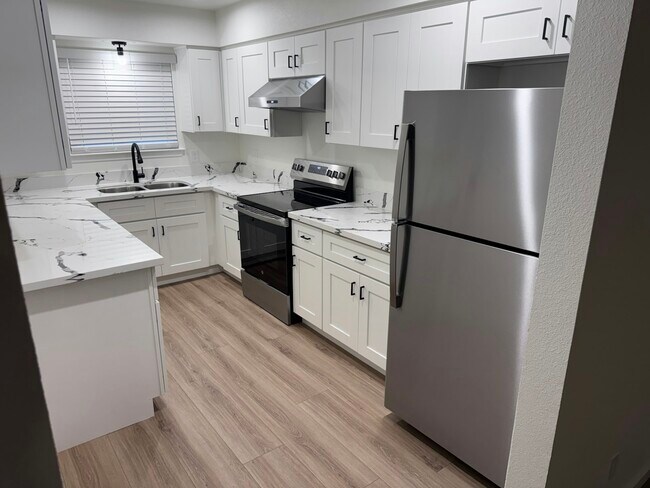 Building Photo - 2118 N Glenn Ave