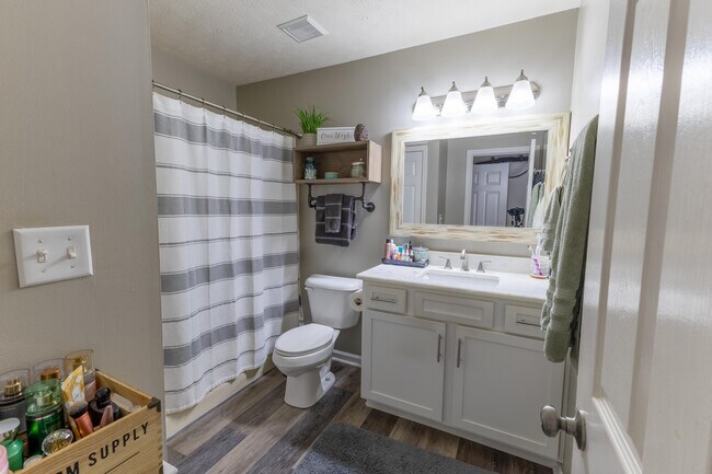 Building Photo - 4216 Kensington Garden Ct