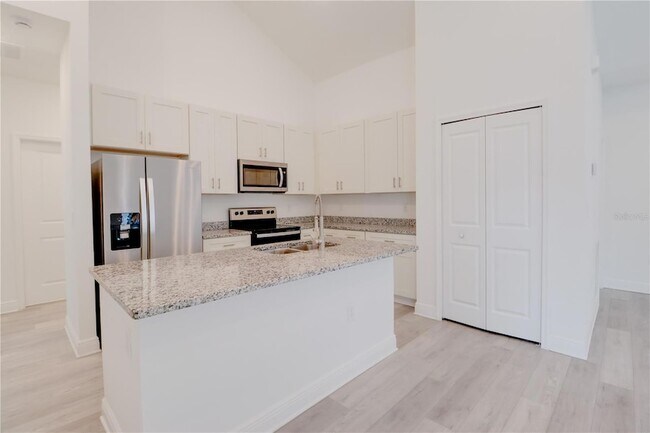 Building Photo - 2776 SW 142nd Ln