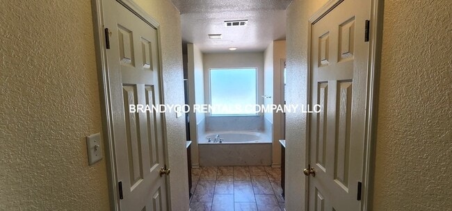 Building Photo - 4209 Maid Marian Cir